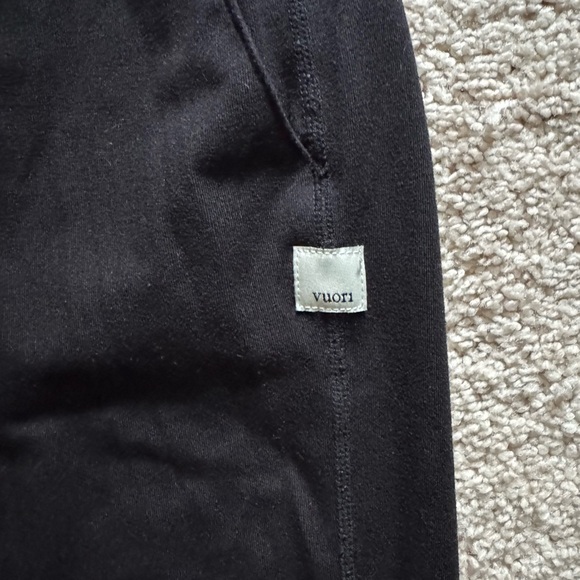 Vuori Black Ankle Joggers - Picture 2 of 3